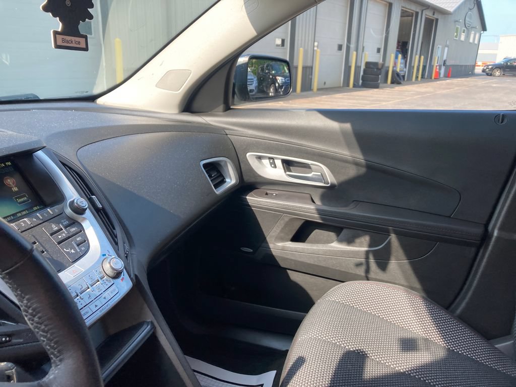 Used 2017 Chevrolet Equinox LT w/ Convenience Package AWD/4WD image 16