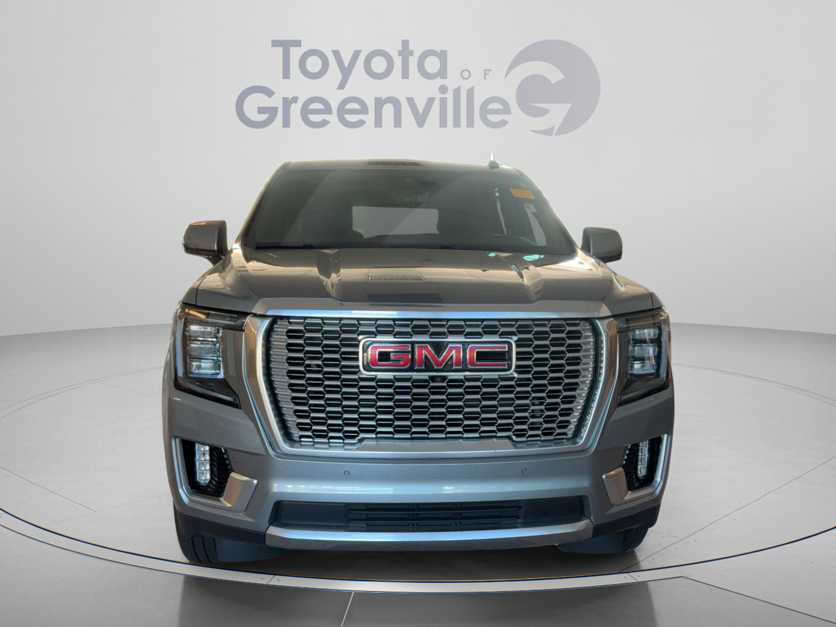 Used 2024 GMC Yukon Denali w/ Advanced Technology Package AWD/4WD image 9
