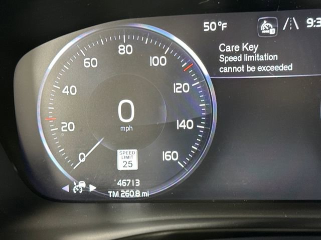 Used 2021 Volvo XC40 T5 R-Design w/ Protection Package Premier image 18