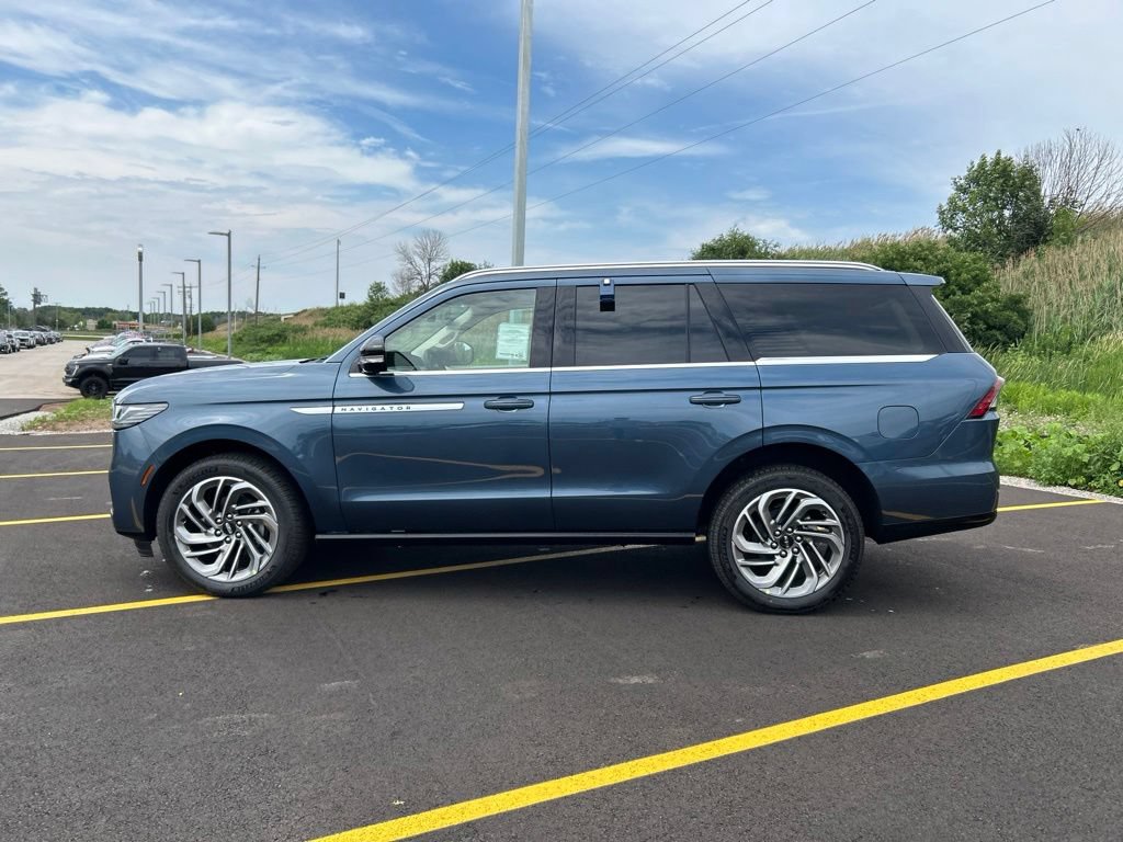 New 2027 Lincoln Navigator Reserve AWD/4WD image 9