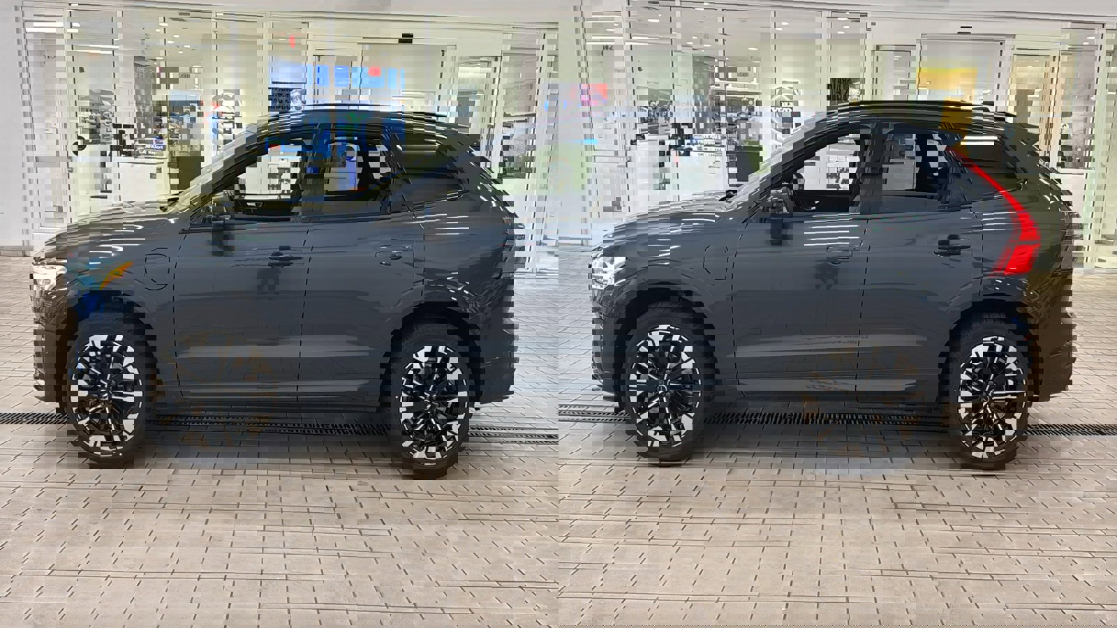 Used 2026 Volvo XC60 T8 Plus w/ Protection Package Premier image 8