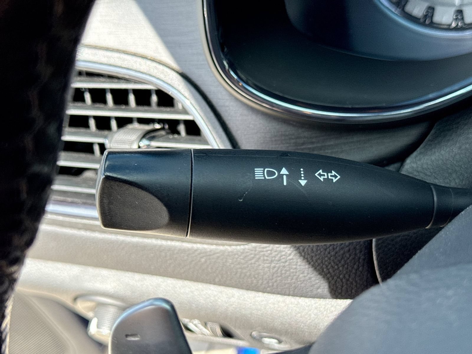 Used 2016 Chrysler 200 S FWD image 26