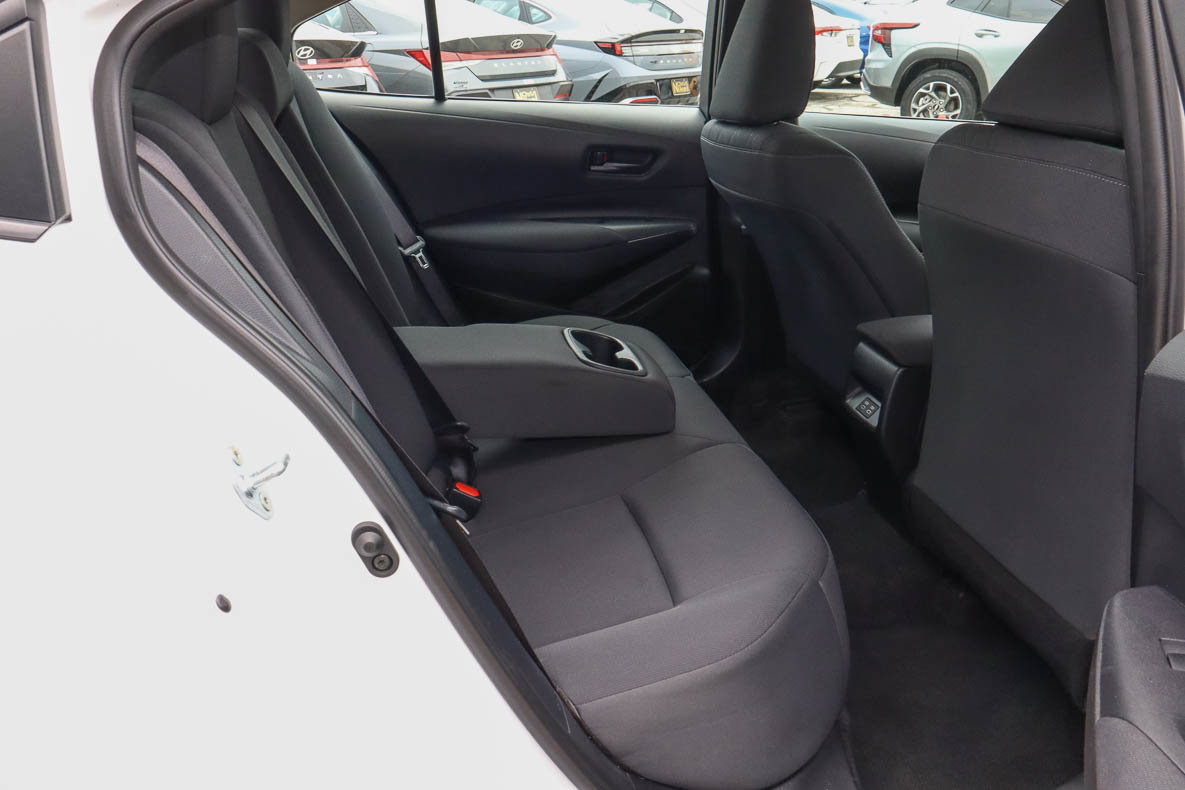 Used 2024 Toyota Corolla LE FWD image 20