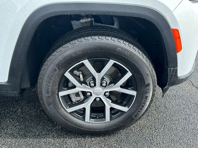 Used 2025 Jeep Grand Cherokee L Limited image 13
