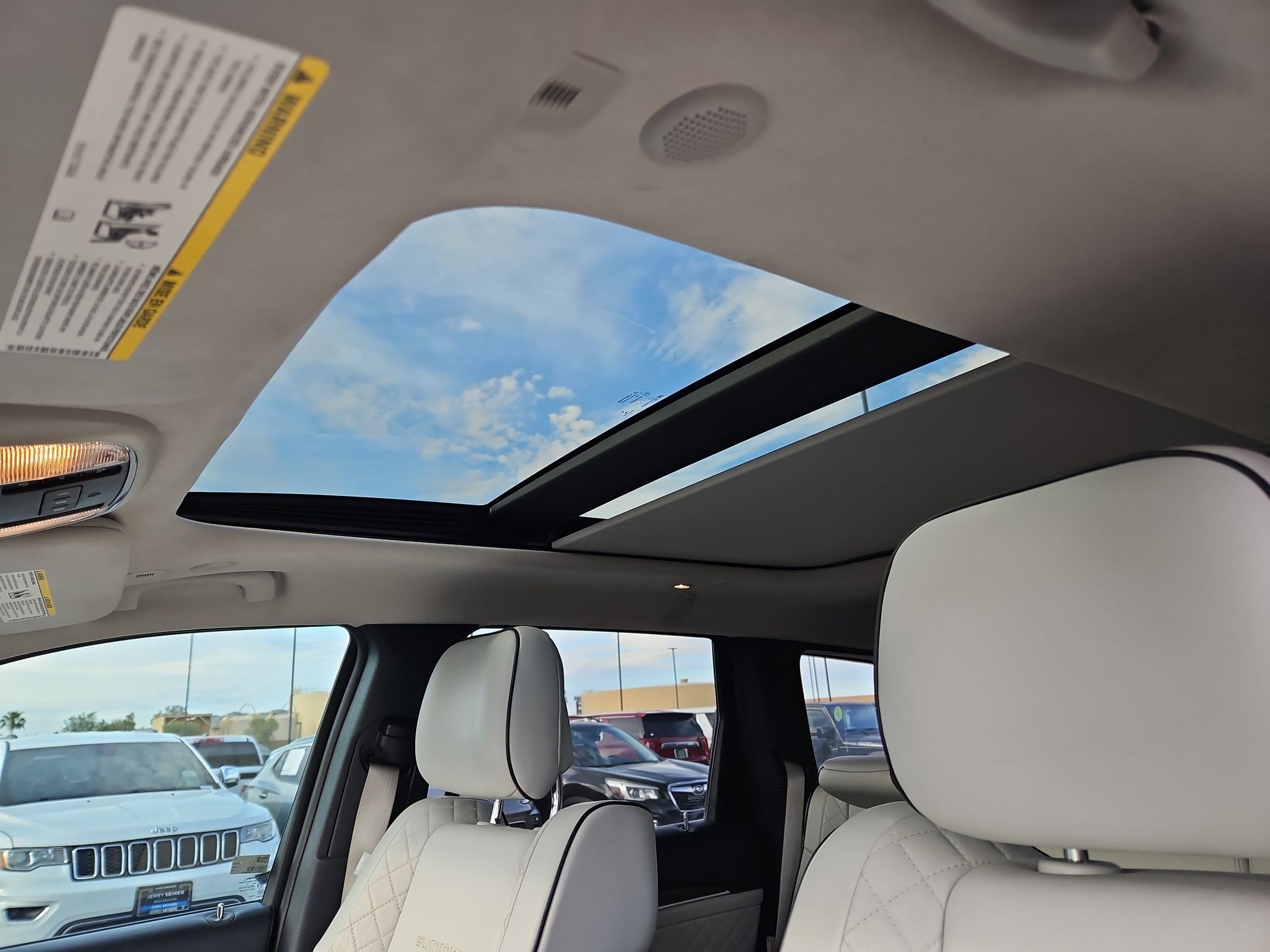 Used 2018 Jeep Grand Cherokee Summit AWD/4WD image 14