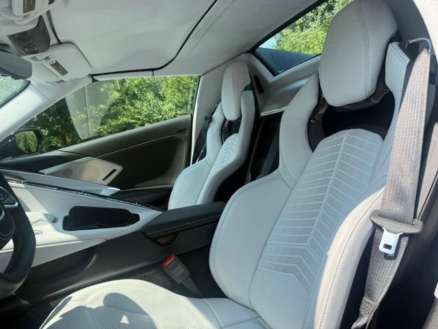 Used 2025 Chevrolet Corvette Stingray Premium Conv w/ Z51 Performance Package RWD image 17