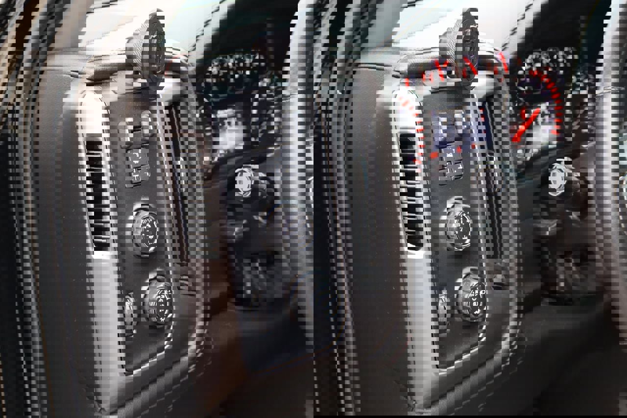 Used 2015 GMC Sierra 1500 SLT AWD/4WD image 24