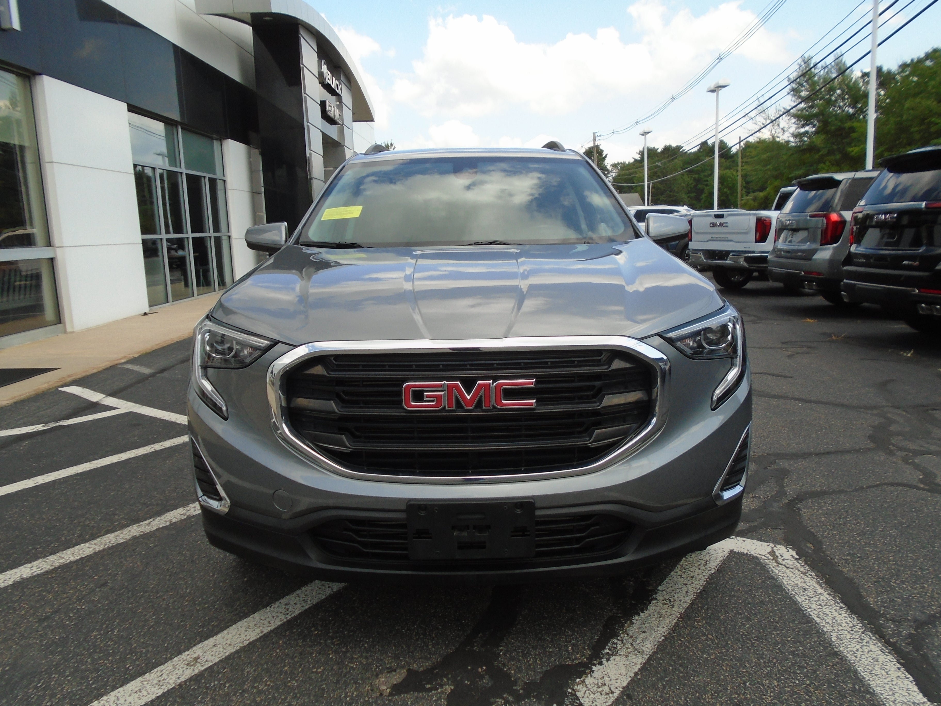 Used 2021 GMC Terrain SLE w/ Driver Convenience Package AWD/4WD image 4