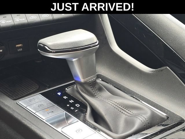 Certified 2024 Hyundai Elantra Limited FWD image 15