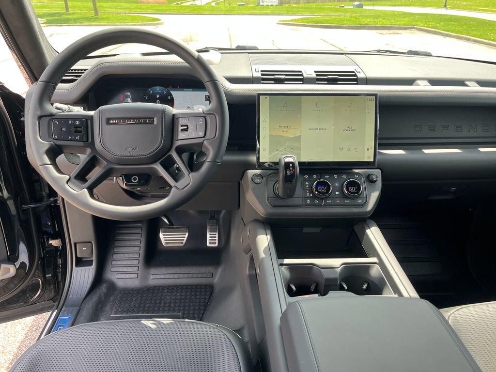 New 2026 Land Rover Defender 110 OCTA AWD/4WD image 11