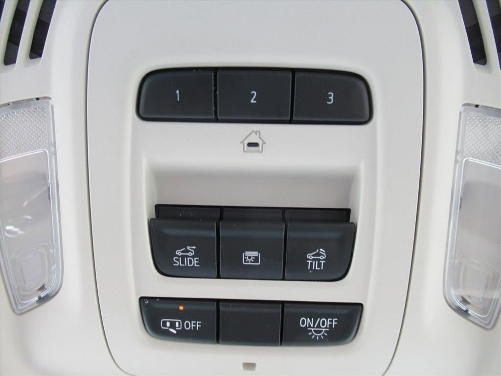 Used 2023 Buick Envision Avenir FWD image 29