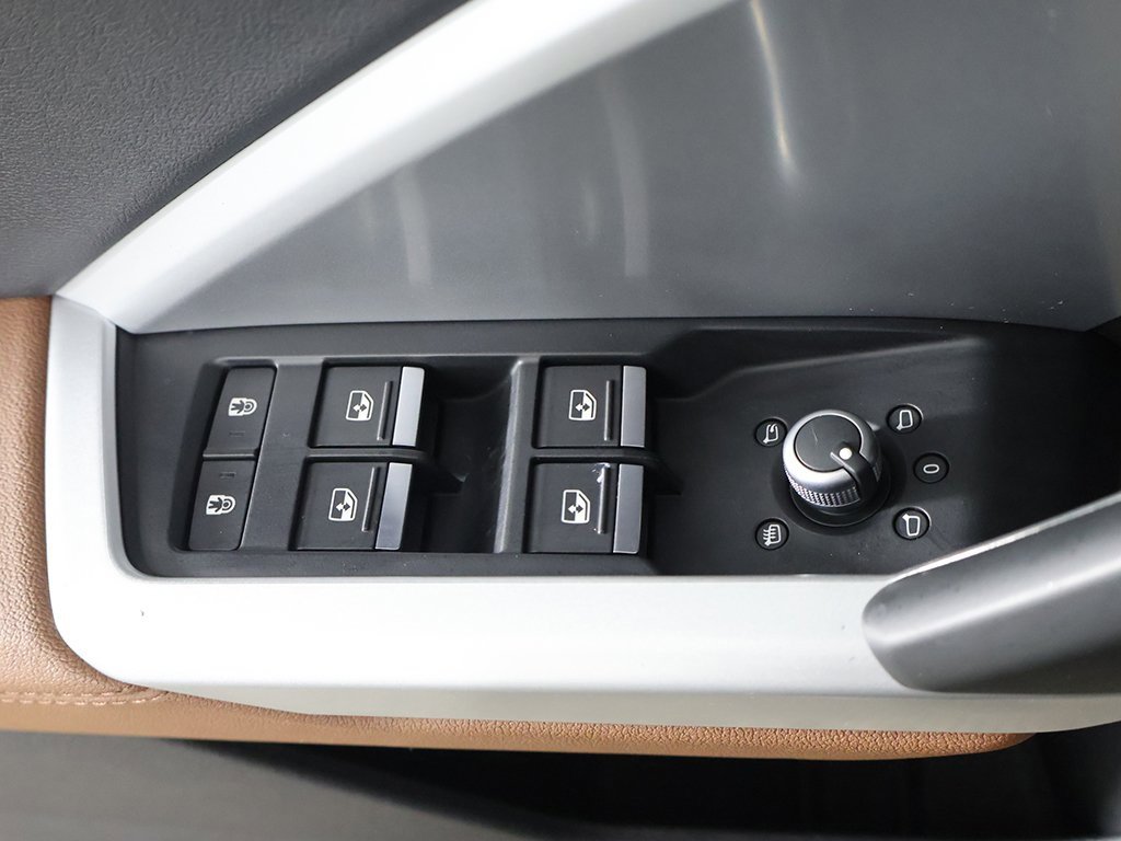 Used 2023 Audi Q3 2.0T Premium w/ Convenience Package image 35