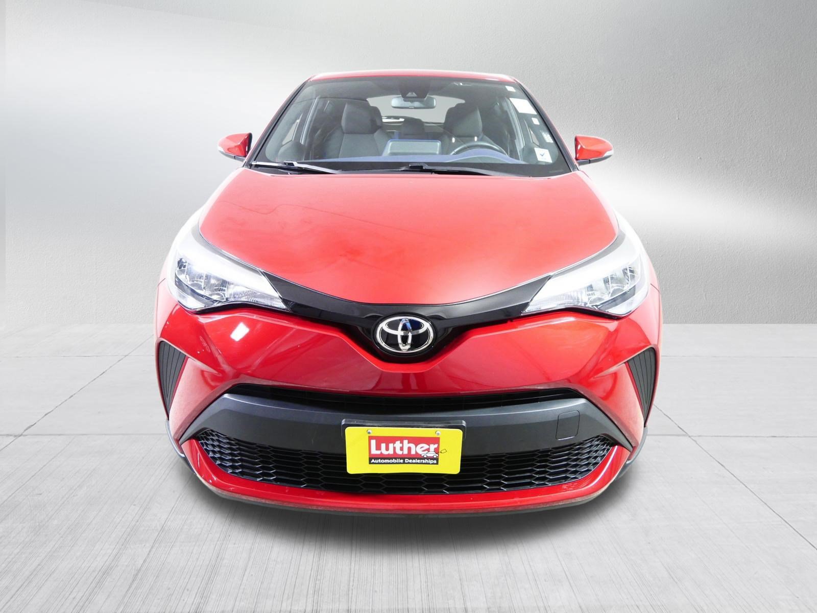 Used 2020 Toyota C-HR XLE FWD video 2