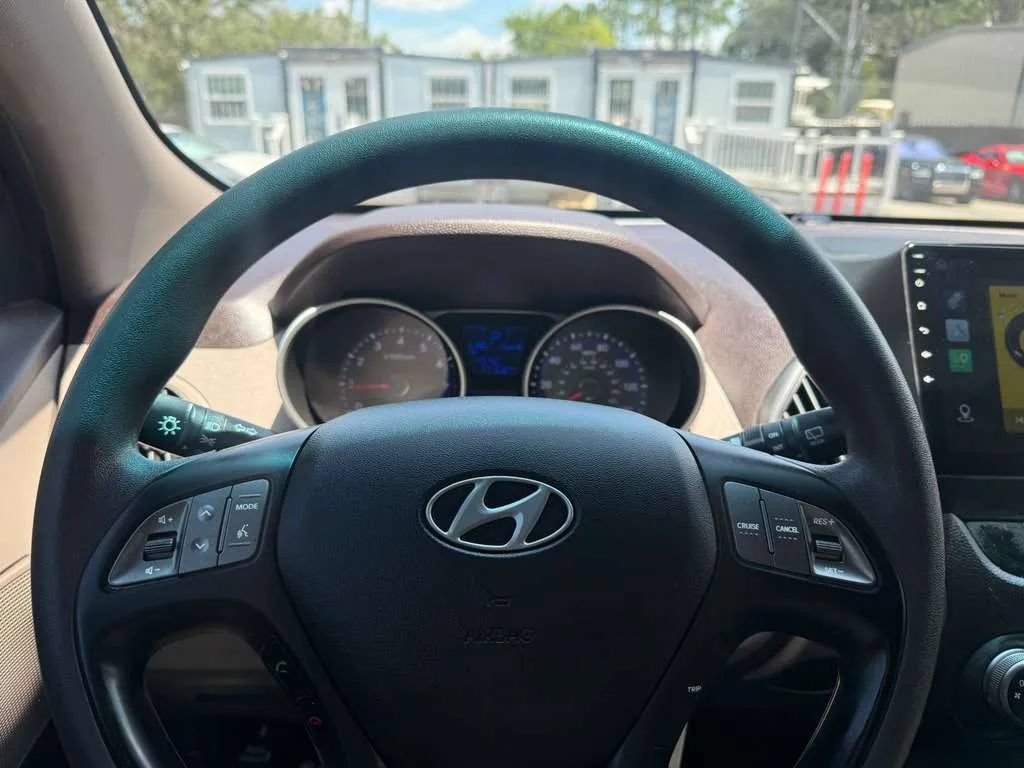 Used 2014 Hyundai Tucson GLS FWD image 11