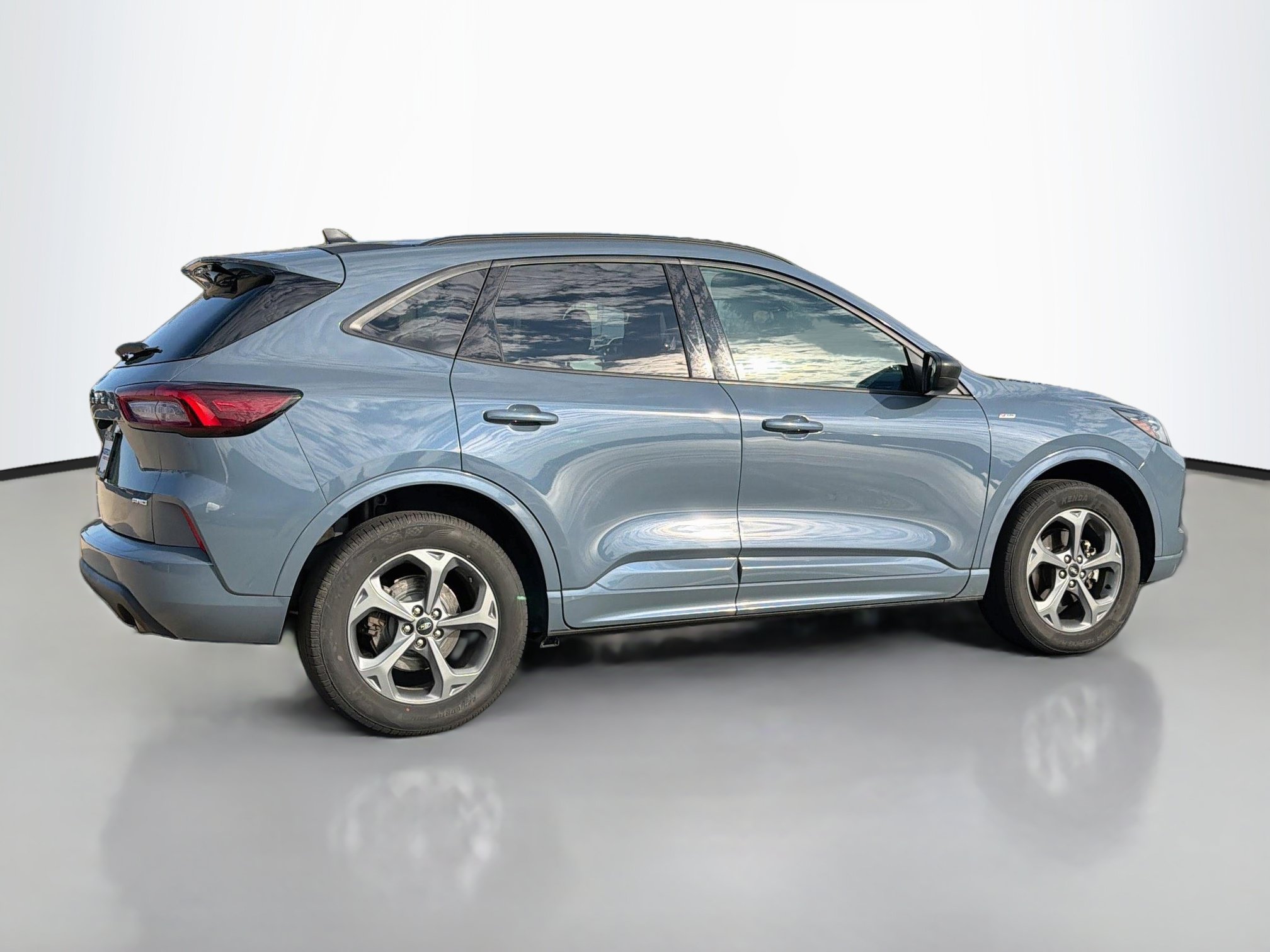 Used 2024 Ford Escape ST-Line AWD/4WD image 2