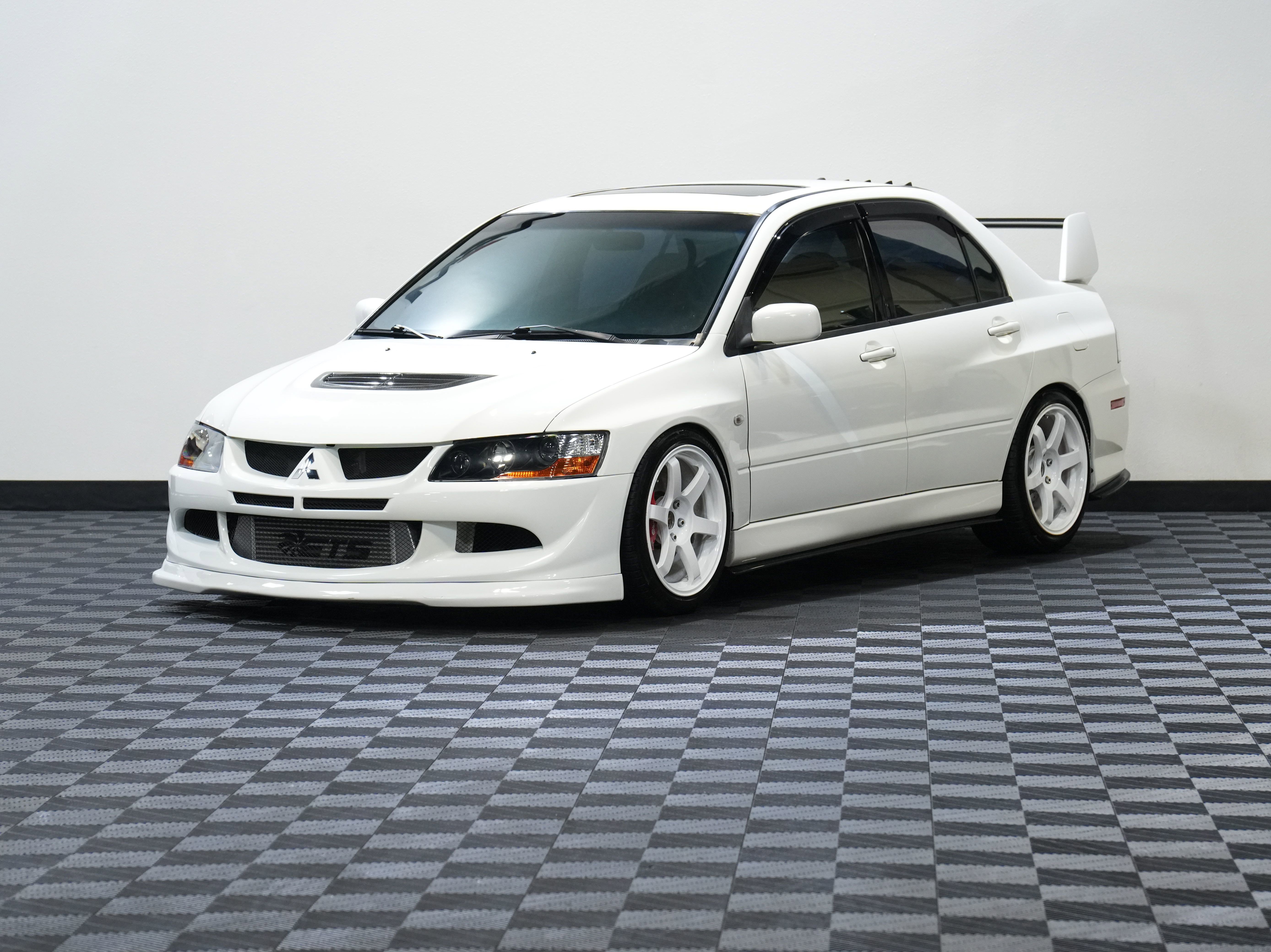 Used 2003 Mitsubishi Lancer Evolution image 3
