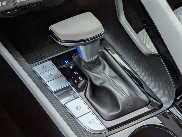 Used 2025 Hyundai Elantra Limited image 24