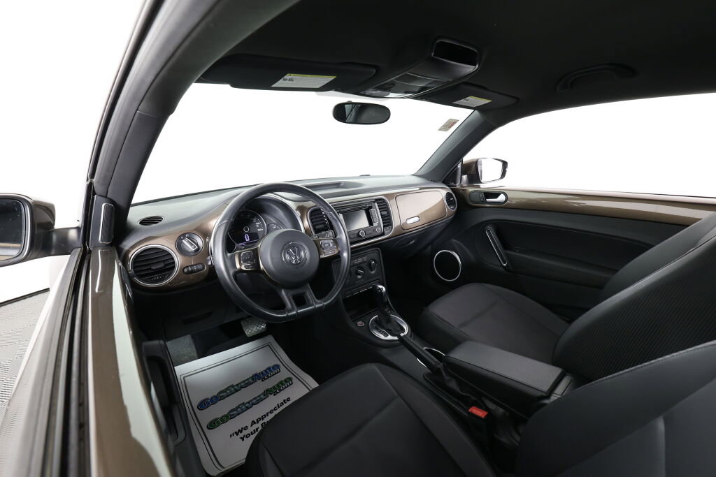 Used 2012 Volkswagen Beetle 2.5 FWD image 10