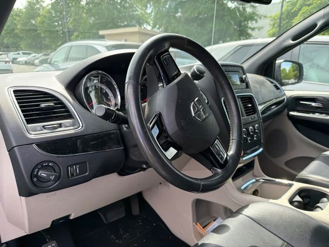 Used 2017 Dodge Grand Caravan SXT FWD image 7