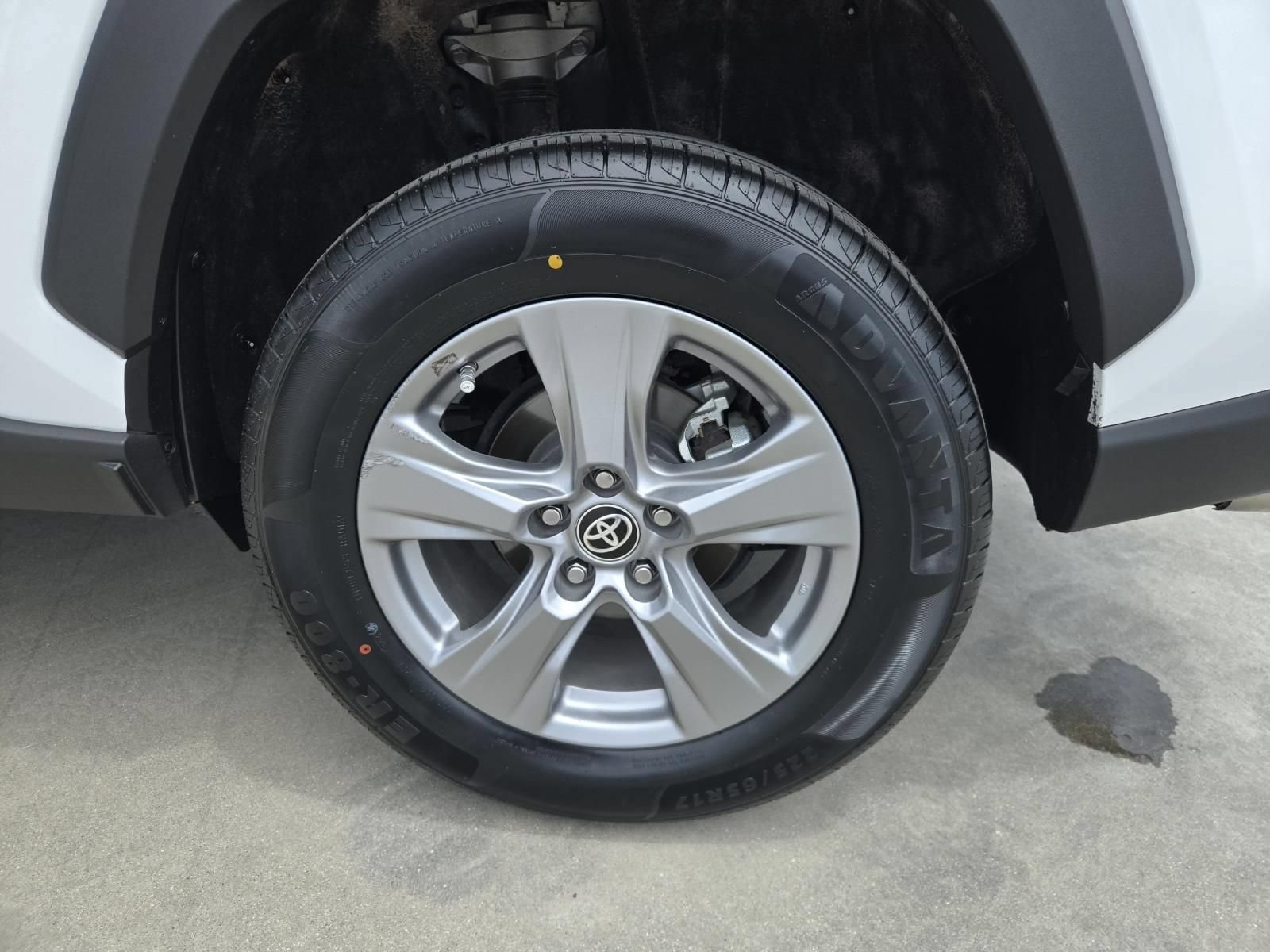 Used 2024 Toyota RAV4 LE AWD/4WD image 30