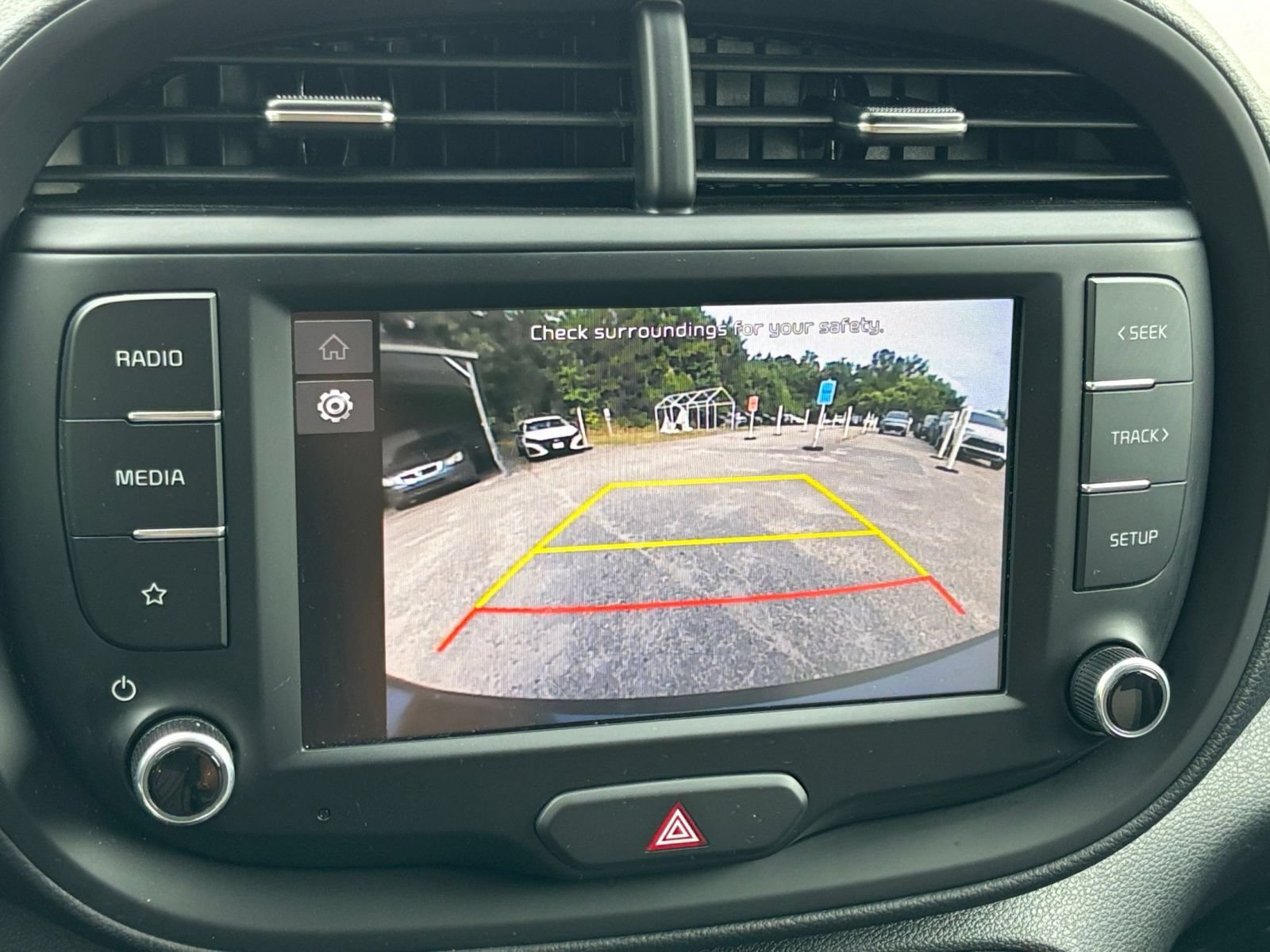 Used 2025 Kia Soul LX w/ LX Technology Package FWD image 17