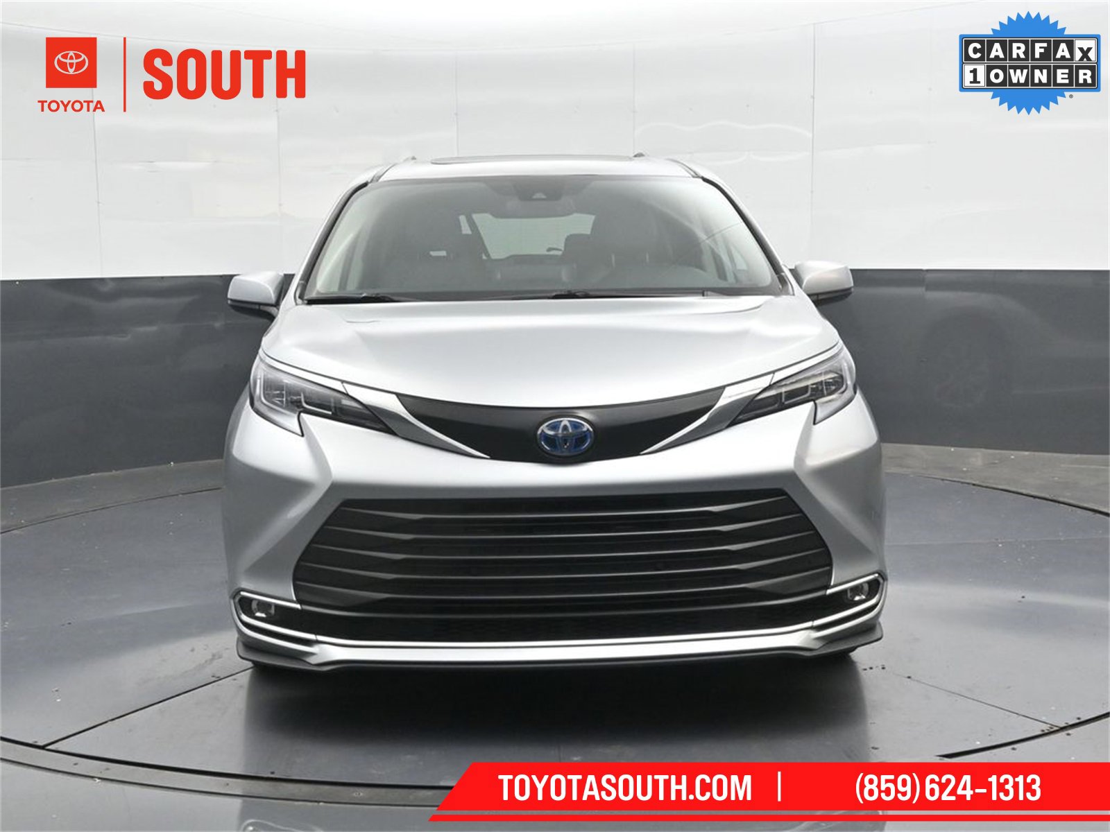 Used 2024 Toyota Sienna XLE image 5