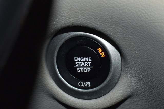 Certified 2020 Chrysler Pacifica Touring-L image 23