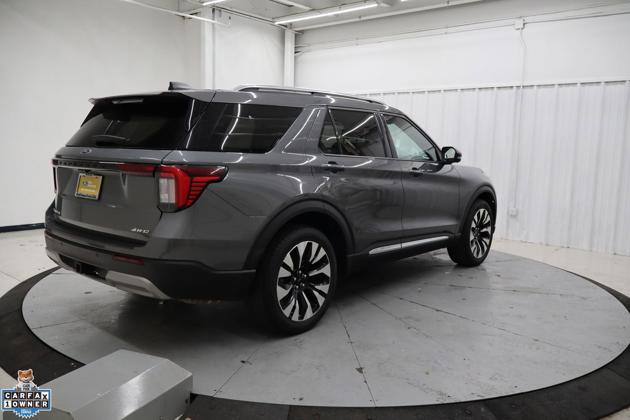Certified 2025 Ford Explorer Platinum w/ LUX Leather Package image 4