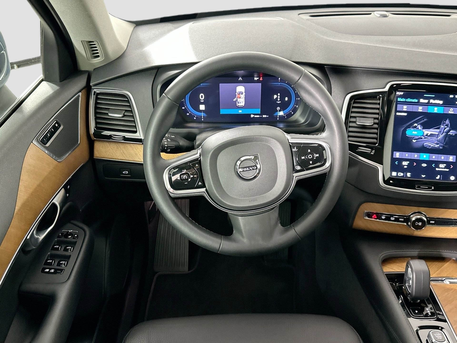 Used 2024 Volvo XC90 B6 Plus w/ Protection Package Premier image 23