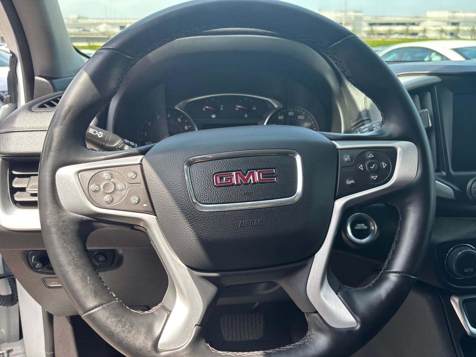 Used 2024 GMC Terrain SLT AWD/4WD image 30