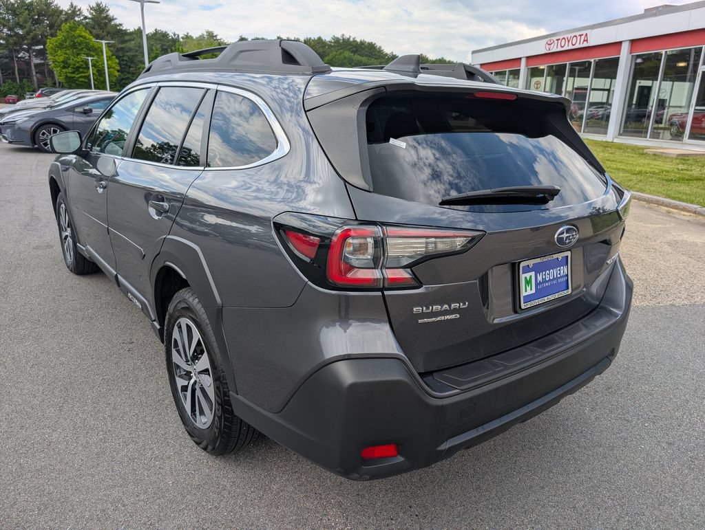 Used 2024 Subaru Outback Premium AWD/4WD image 3