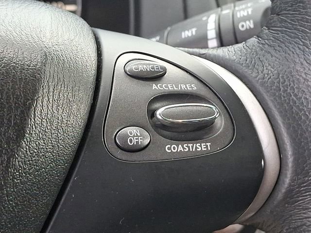 Used 2018 Nissan Pathfinder SV image 22