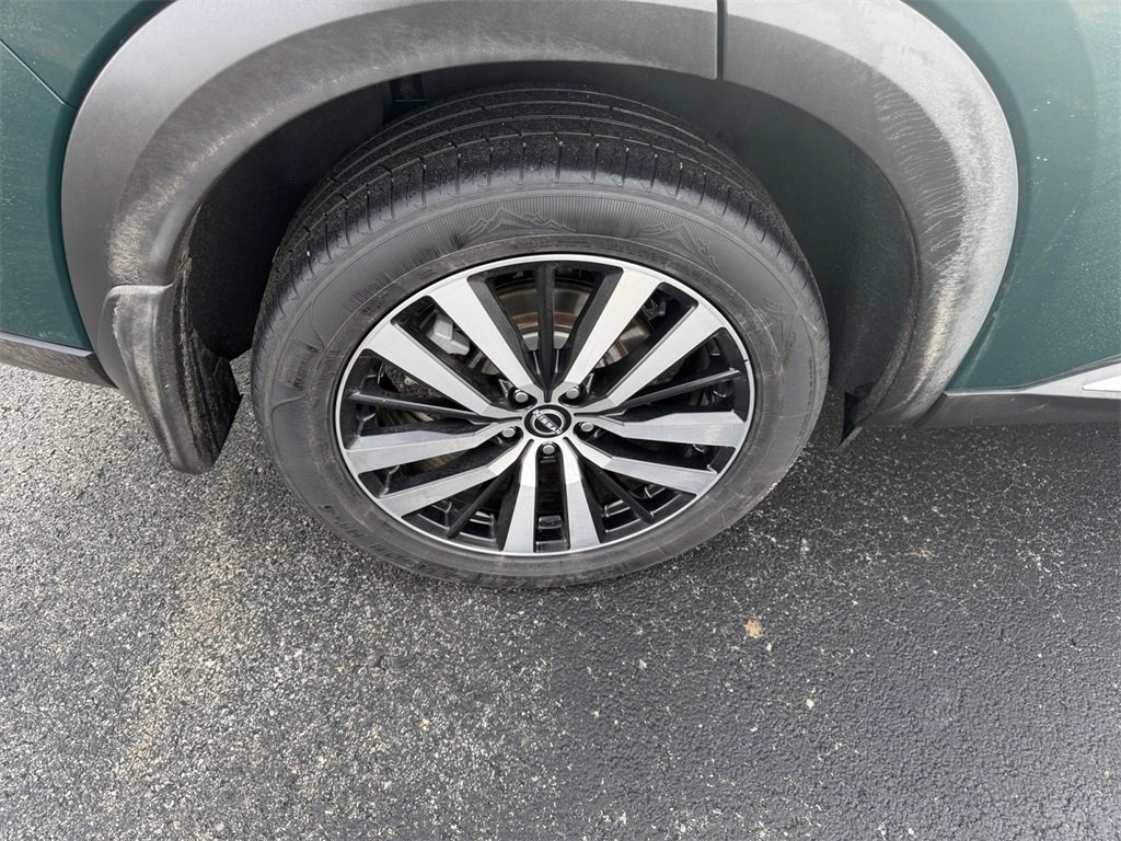 Used 2023 Nissan Pathfinder Platinum image 29