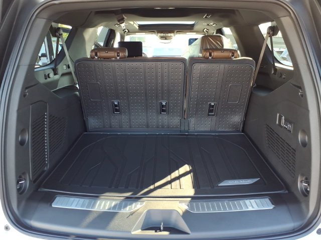 New 2027 Chevrolet Suburban High Country AWD/4WD image 11