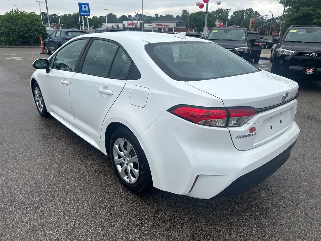 Used 2024 Toyota Corolla LE FWD image 5
