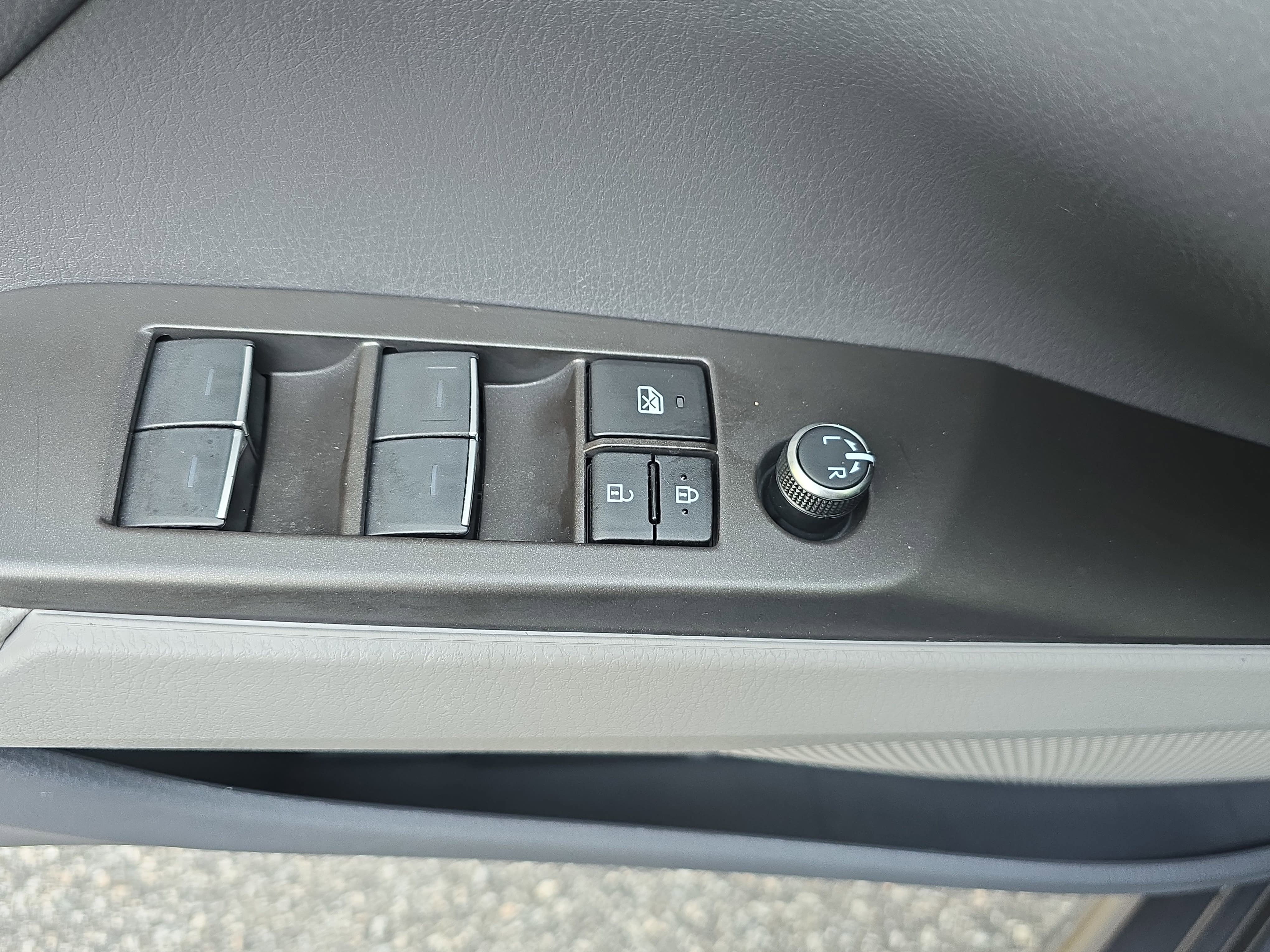 Used 2023 Toyota Camry XSE FWD image 27