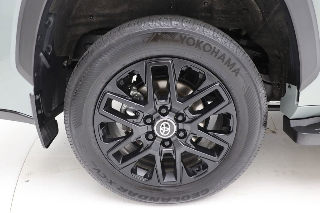 Used 2025 Toyota Sequoia Limited AWD/4WD image 10