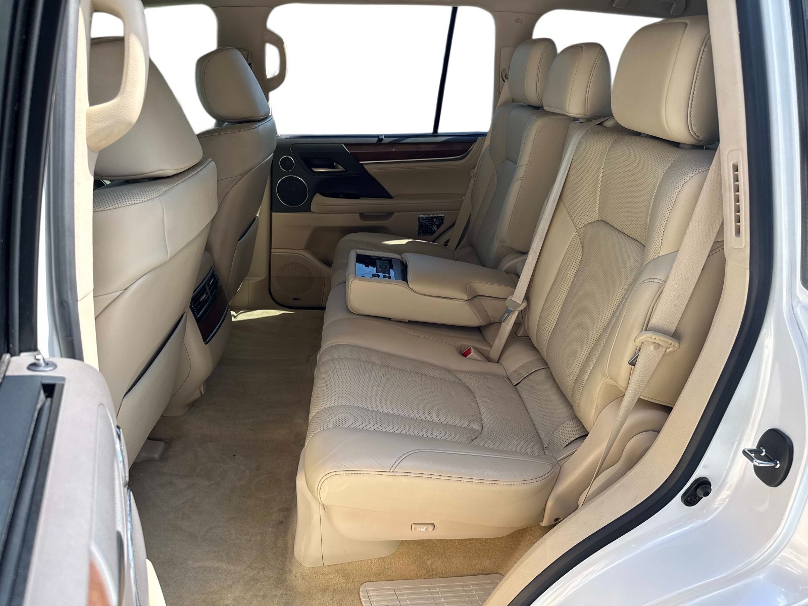 Used 2021 Lexus LX 570 4WD w/ Luxury Package image 14