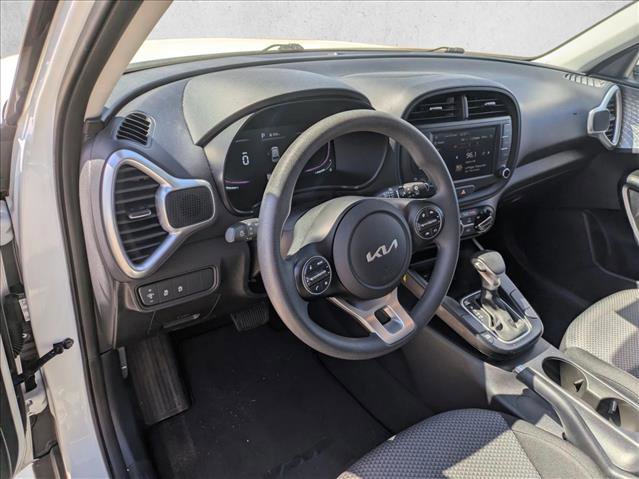 Used 2025 Kia Soul LX w/ LX Technology Package image 9