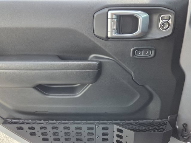 Used 2023 Jeep Gladiator Sport AWD/4WD image 14