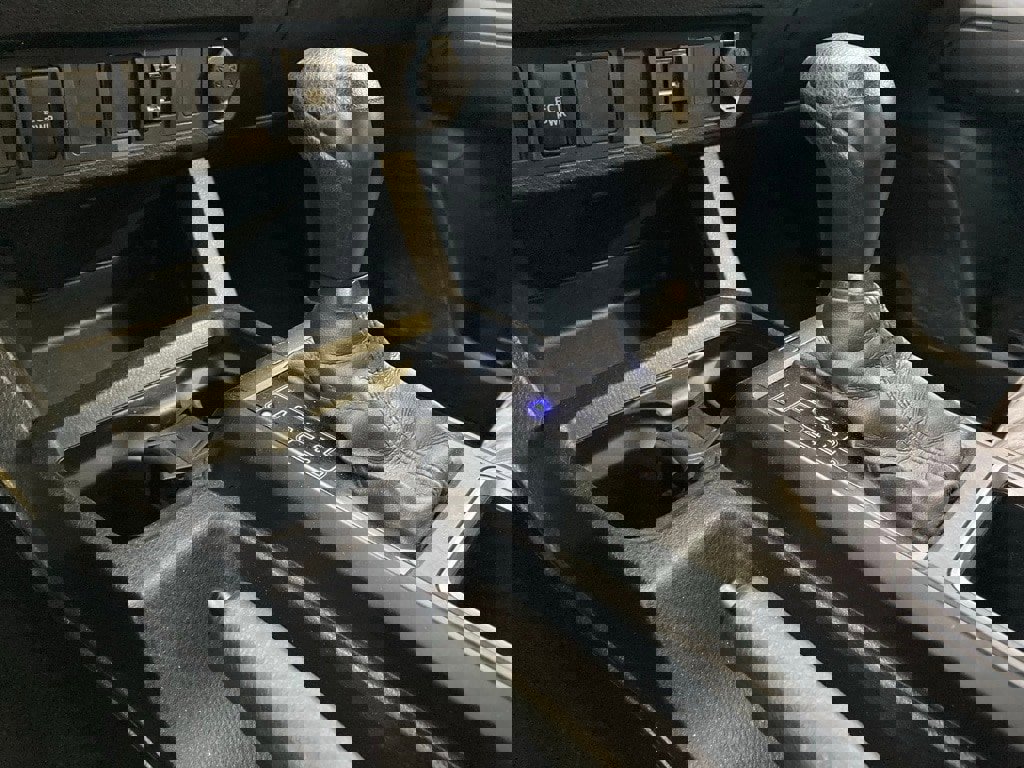 Used 2020 Toyota Tacoma SR image 29