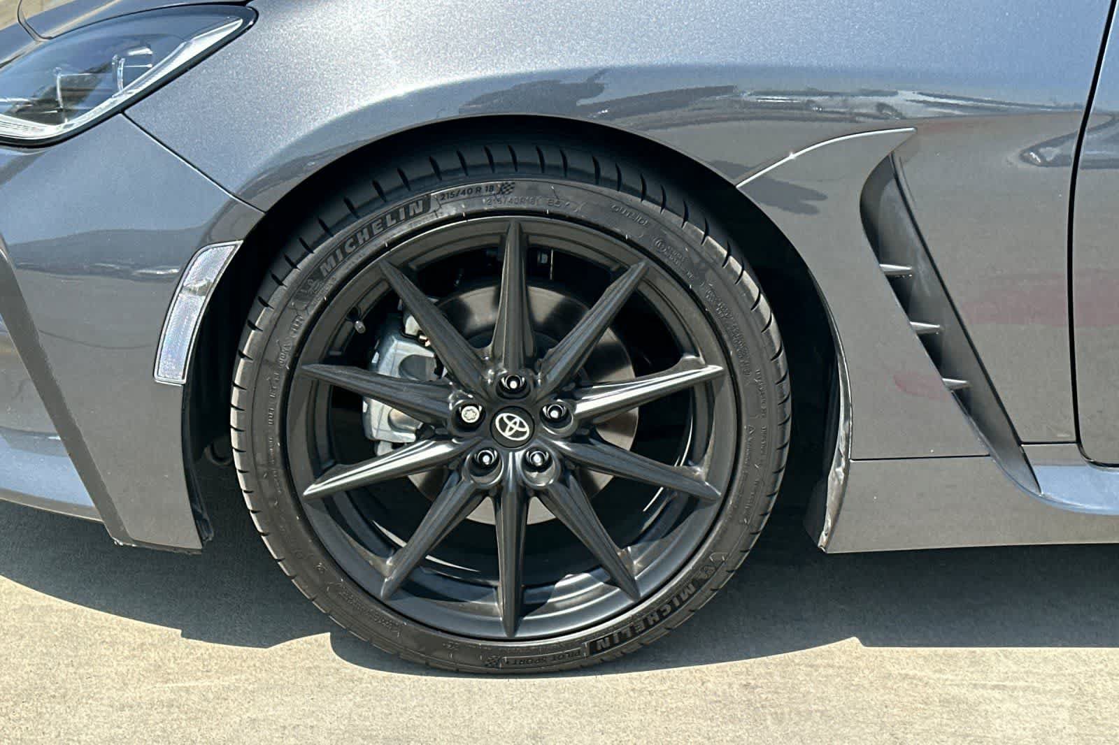 Used 2025 Toyota GR86 Premium RWD image 31