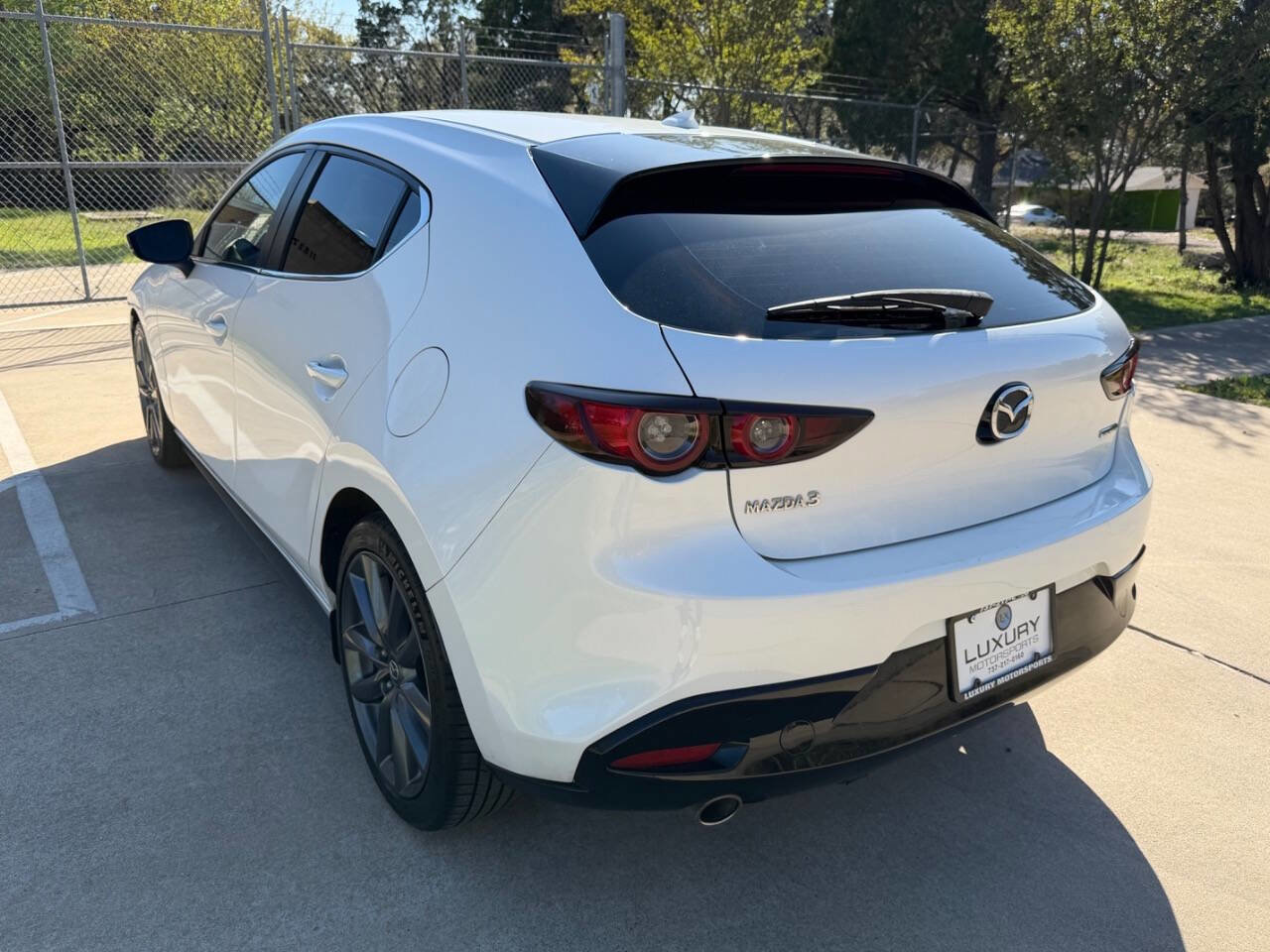 Used 2019 MAZDA MAZDA3 Hatchback w/ Preferred Package image 8