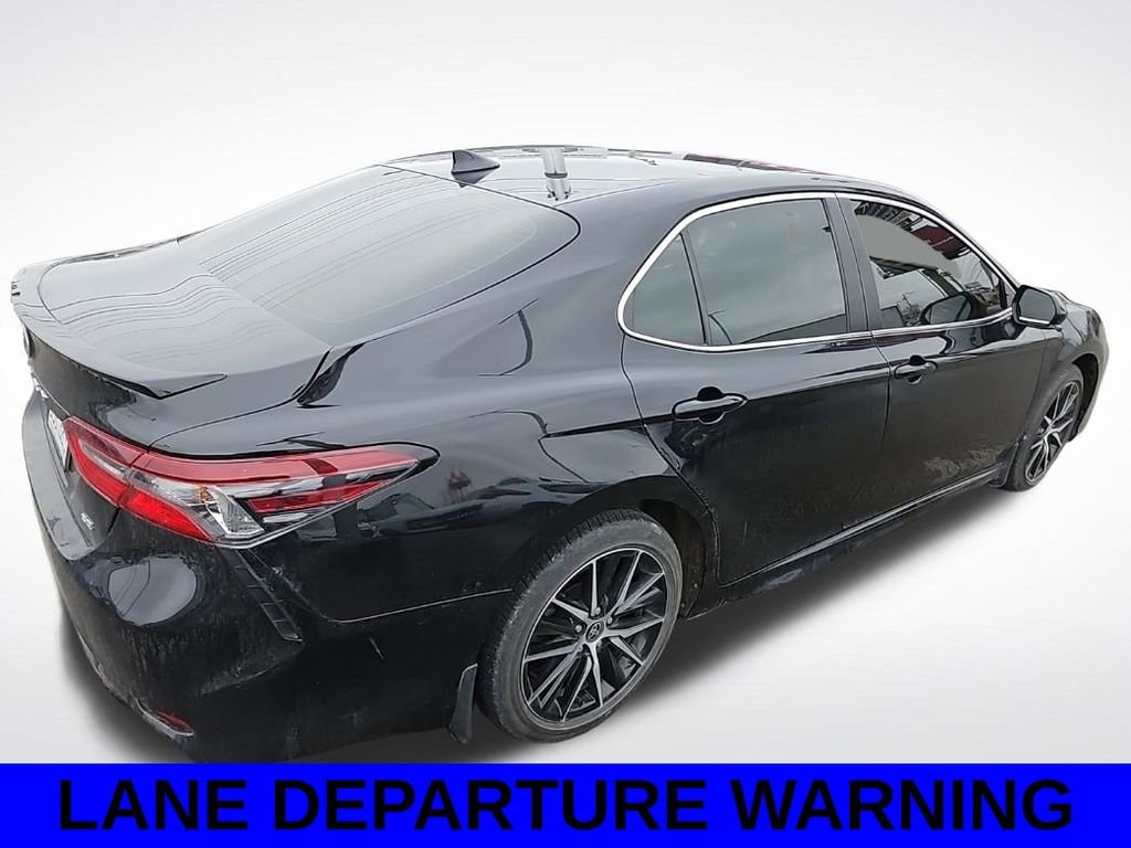 Used 2024 Toyota Camry SE image 5