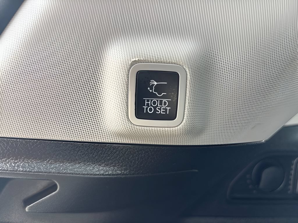 Used 2023 Jeep Grand Cherokee Limited AWD/4WD image 33