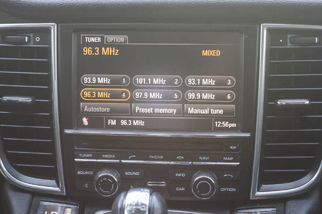 Used 2012 Porsche Panamera RWD image 14