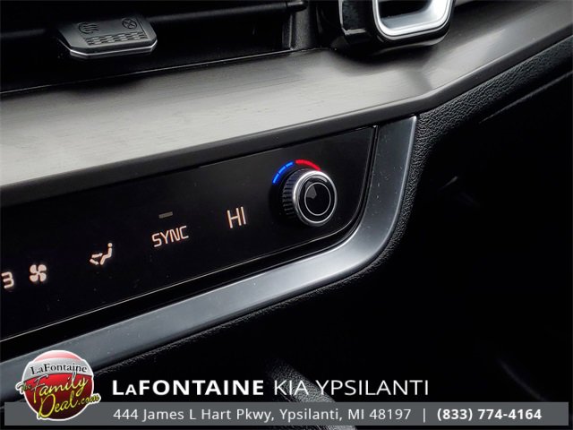 Certified 2025 Kia Sportage EX image 24