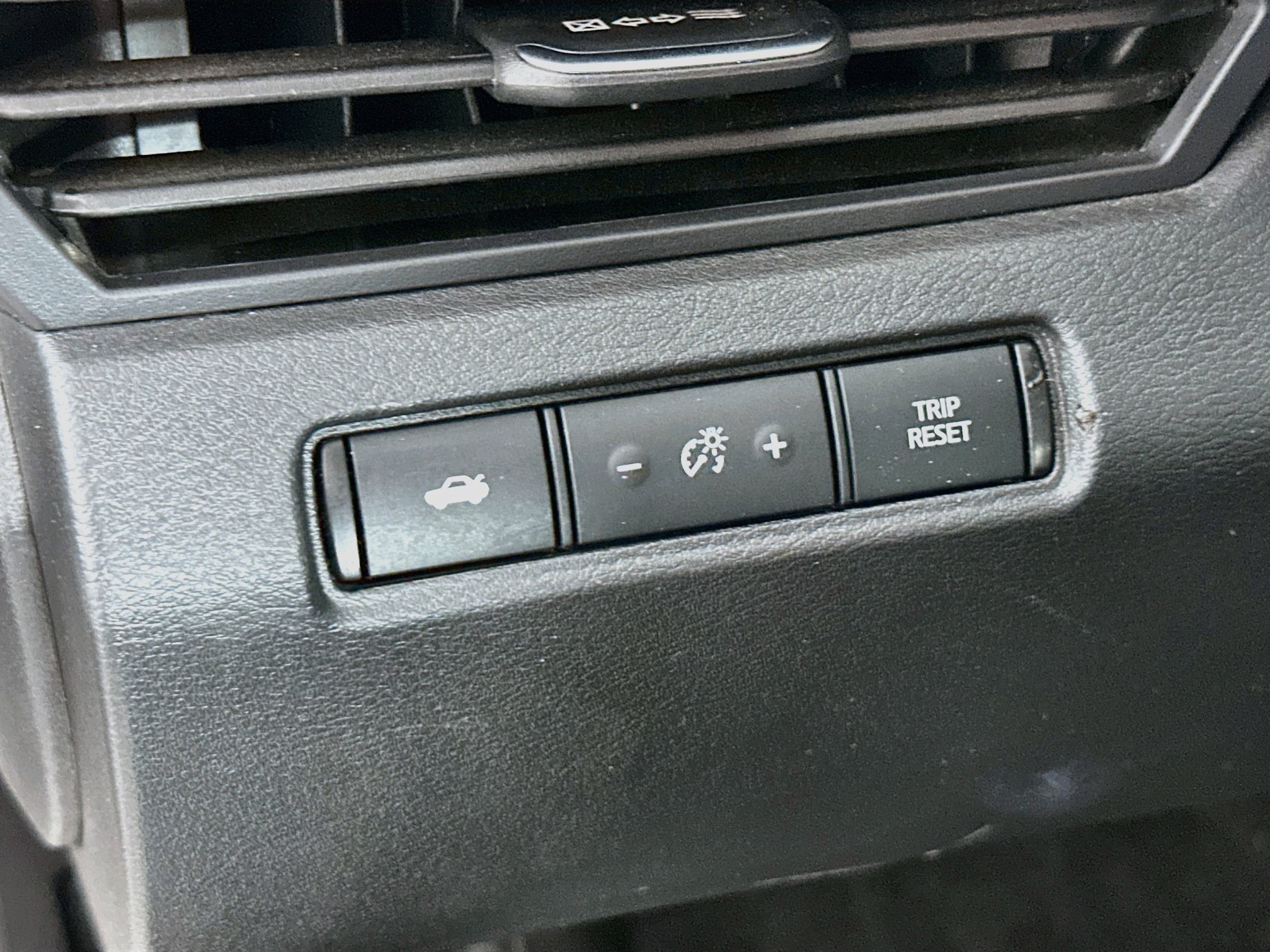 Used 2025 Nissan Altima 2.5 SV FWD image 17
