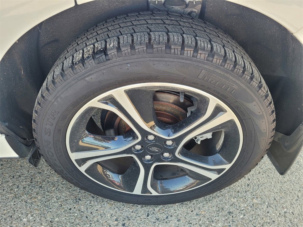 Used 2022 Ford Edge ST image 25