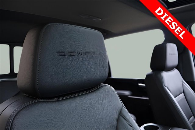 Used 2022 GMC Sierra 3500 Denali w/ Denali Black Diamond Edition image 25